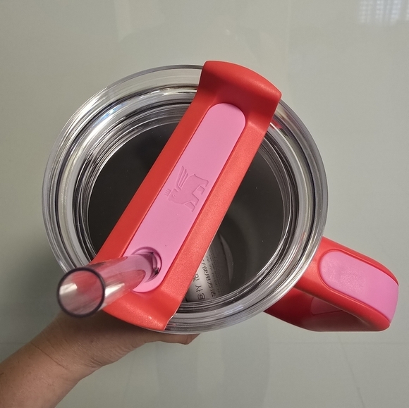 NWT Stanley 2025 Valentine's Day Limited Edition The Flowstate Quencher 40 oz - Picture 10 of 10